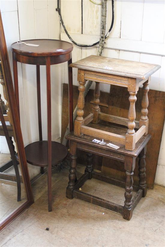 Mahogany two-tier circular jardiniere stand & two reproduction oak joynt stools